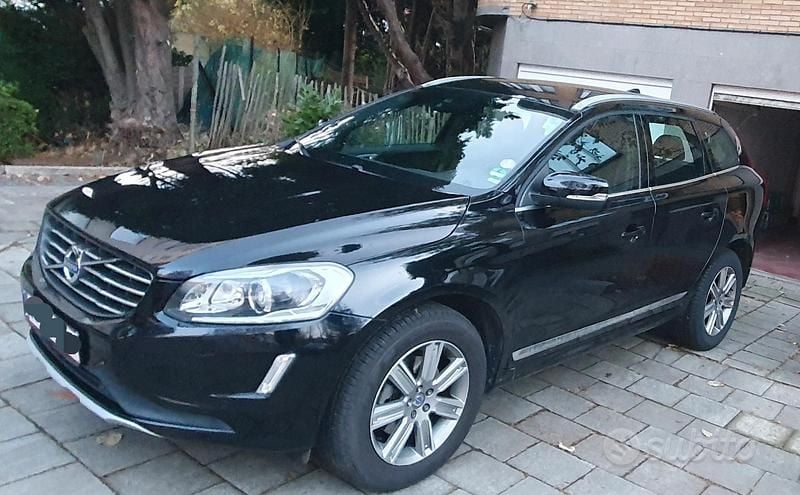 Usata Volvo XC60 Momentum 245 CV (180 kW) 2016 Nero SUV