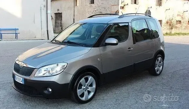 Usata Skoda Roomster 86 CV (63 kW) 2012 Marrone Monovolume