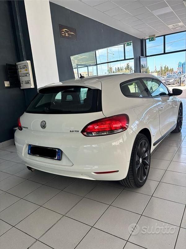 Begagnad VW Scirocco 140 HK (102 kW) 2011 Vit Sportkupé