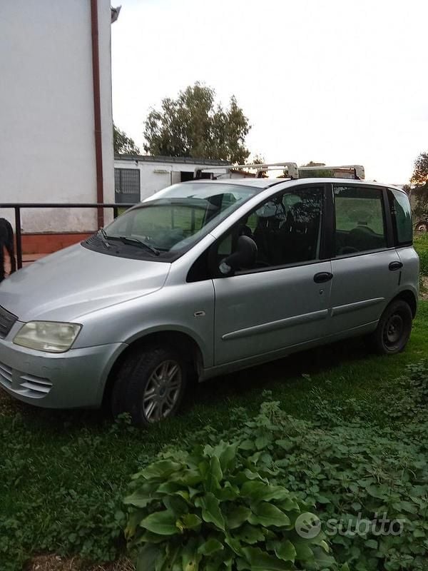 Usata Fiat Multipla 103 CV (75 kW) 2007 Grigio Monovolume
