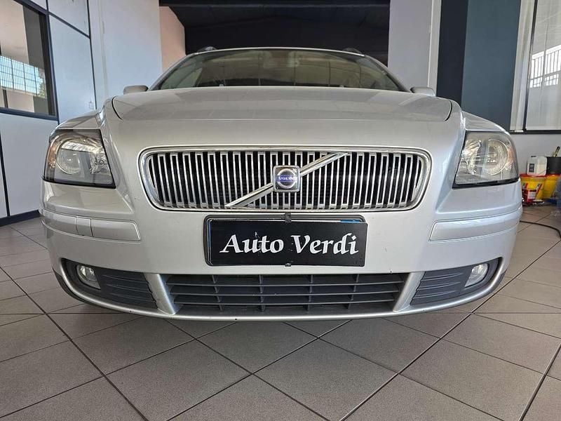 Usata Volvo V50 Momentum 136 CV (100 kW) 2005 Argento Station wagon