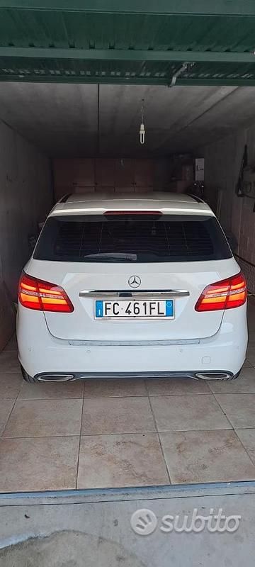 Usata Mercedes B180 Business 109 CV (80 kW) 2016 Bianco Monovolume