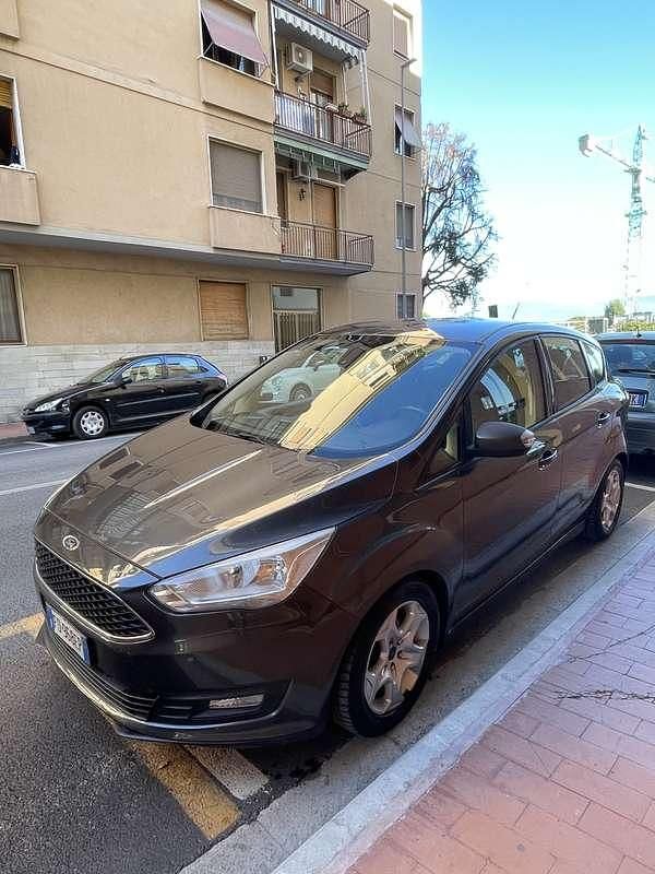 Usata 2016 Ford C-MAX S Monovolume | 9000 € (Buon prezzo) - Immagine 1/4