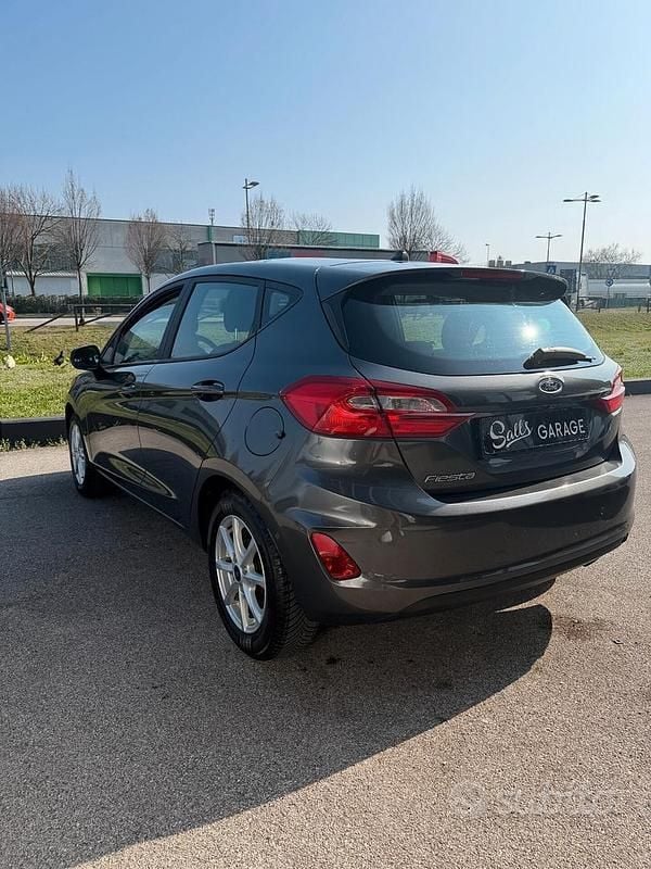 Usata Ford Fiesta 85 CV (62 kW) 2018 Grigio Utilitaria