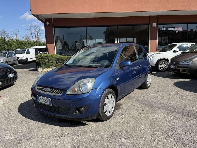 Usata Ford Fiesta Ghia 75 CV (55 kW) 2008 Blu/azzurro Utilitaria