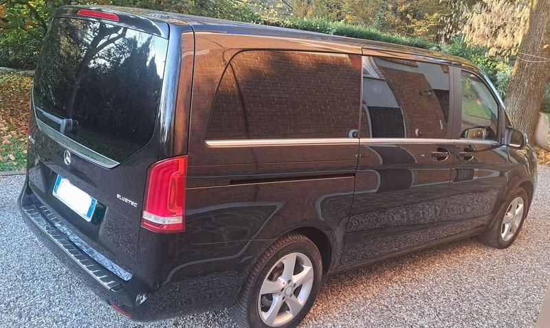 Usata Mercedes V250 190 CV (139 kW) 2015 Nero Monovolume