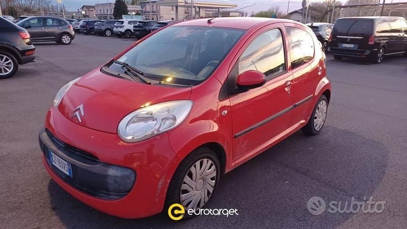 Usado Citroën C1 68 CV (50 kW) 2006 Rojo Utilitario