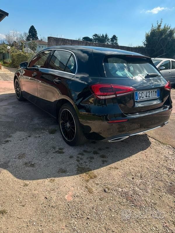 Usata Mercedes A180 136 CV (100 kW) 2020 Nero Utilitaria