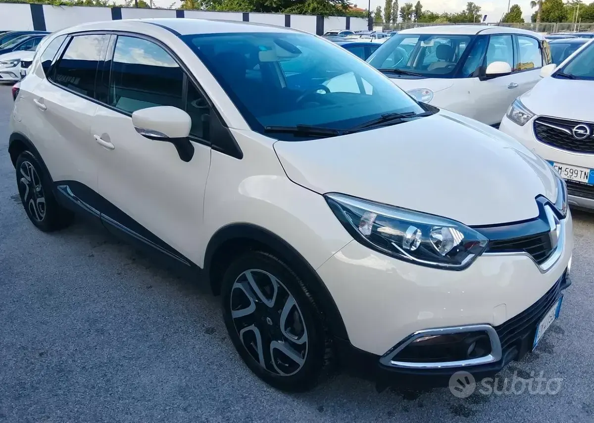 Usata Renault Captur 90 CV (66 kW) 2015 Beige SUV