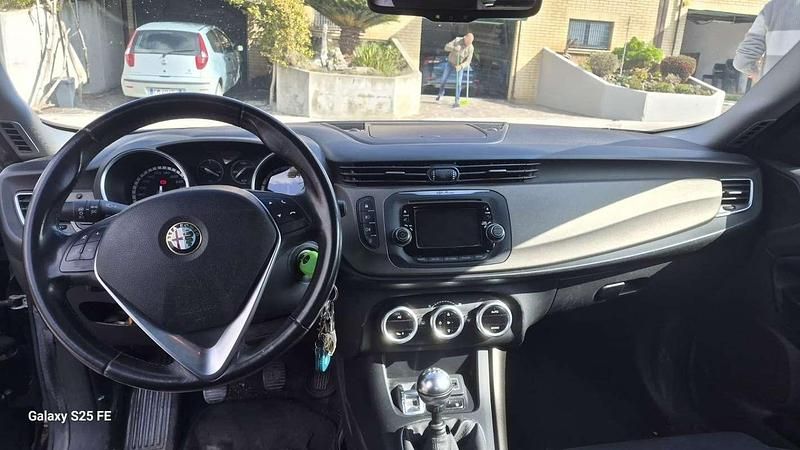 Usata Alfa Romeo Giulietta Distinctive 120 CV (88 kW) 2016 Utilitaria