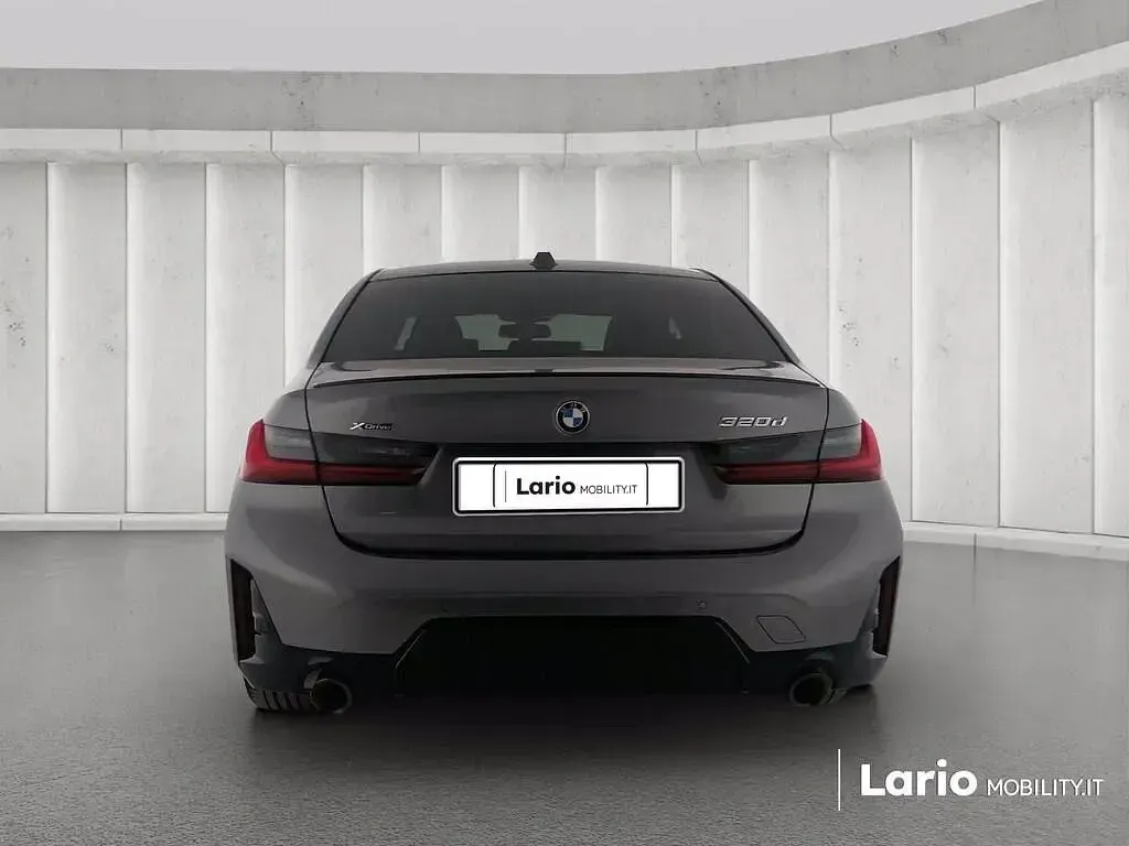 Usata BMW 320 M Sport 190 CV (139 kW) 2025 Skyscraper grey metallic Berlina
