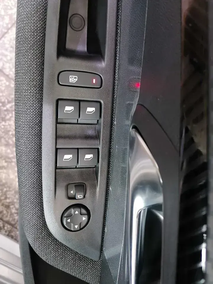 Nuova Peugeot 208 Style 101 CV (74 kW) 2026 Grigio Utilitaria