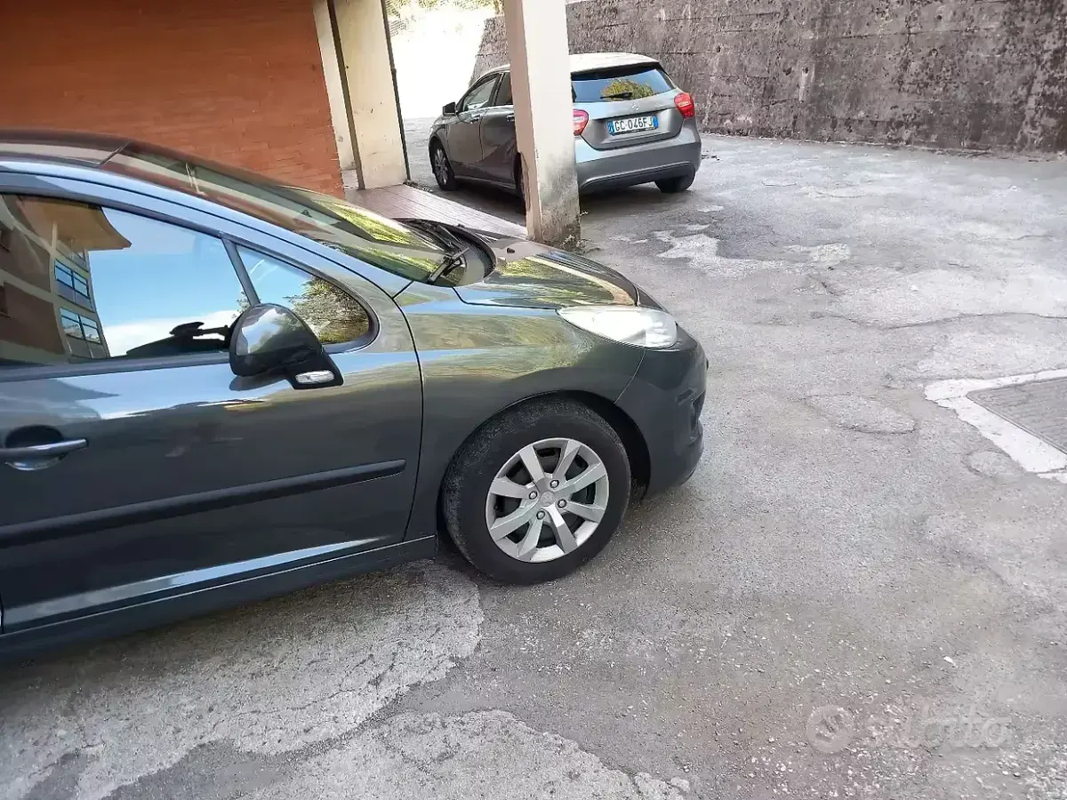 Usata Peugeot 207 73 CV (53 kW) 2010 Grigio Berlina