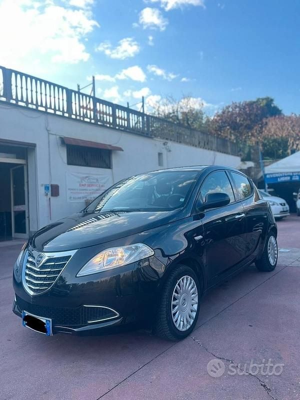 Usata Lancia Ypsilon S 95 CV (69 kW) 2015 Nero Utilitaria