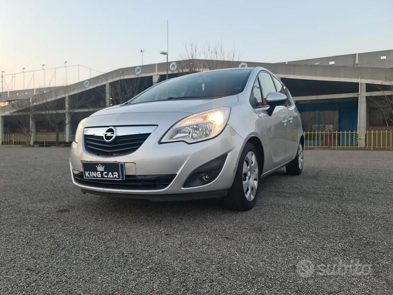Usata Opel Meriva Cosmo 95 CV (69 kW) 2012 Grigio Monovolume