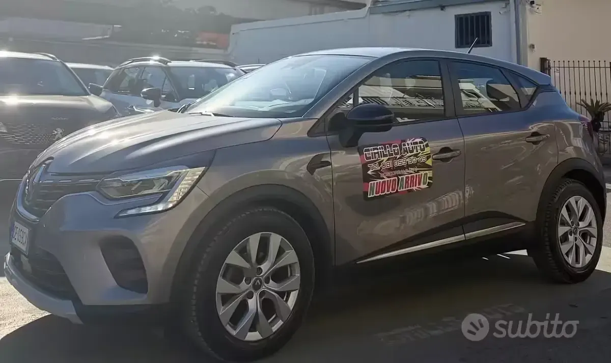 Usata Renault Captur 116 CV (85 kW) 2021 Grigio SUV