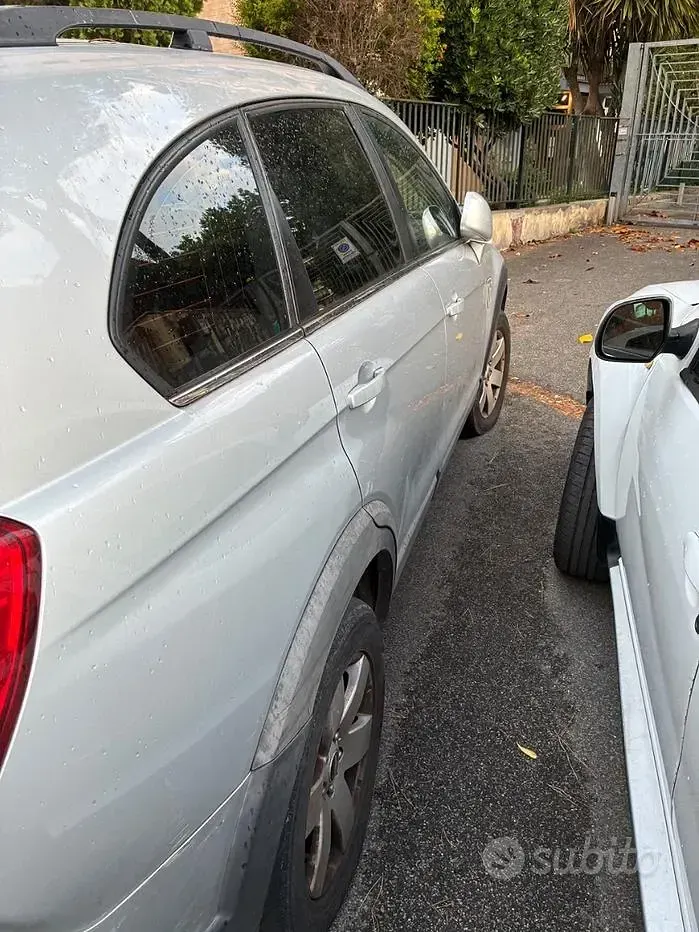 Usata Chevrolet Captiva 127 CV (93 kW) 2010 Grigio SUV