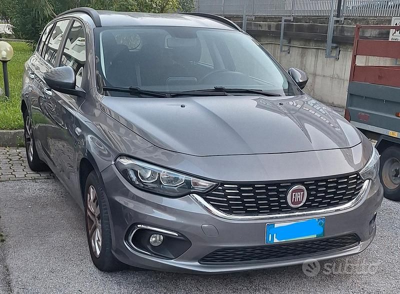 Usata Fiat Tipo 120 CV (88 kW) 2019 Grigio Station wagon