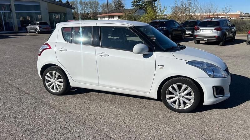 Usata Suzuki Swift Cool 75 CV (55 kW) 2015 Bianco Utilitaria