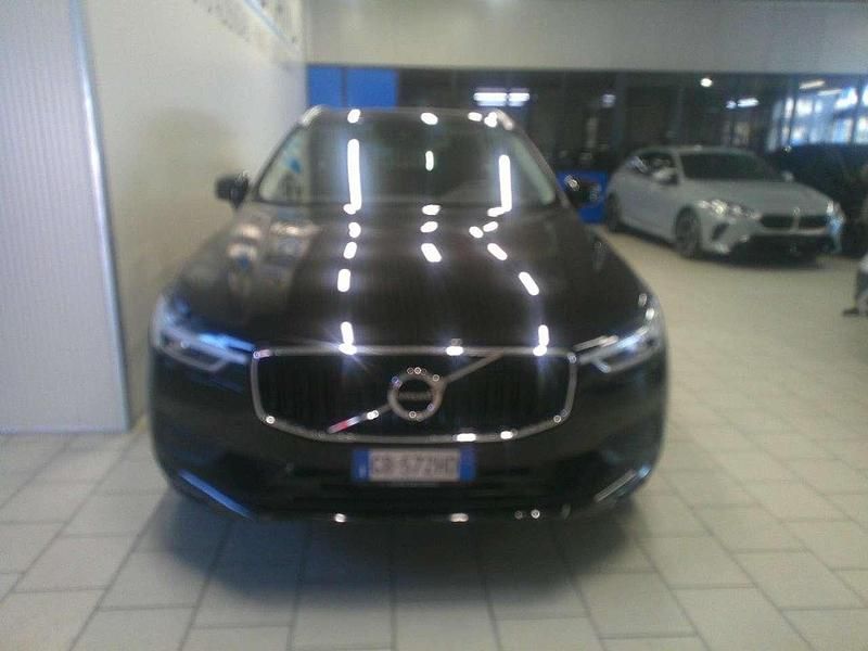 Usata Volvo XC60 Momentum 197 CV (144 kW) 2020 Nero metallizzato SUV