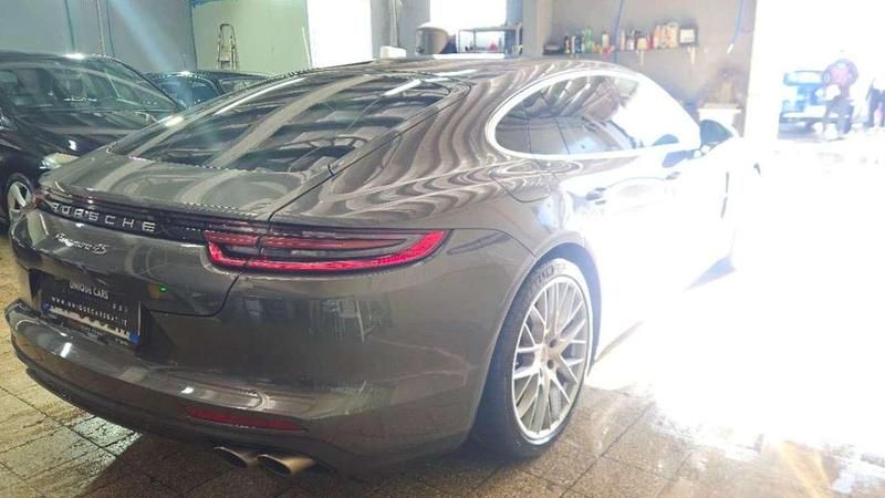 Usata Porsche Panamera 421 CV (309 kW) 2018 Grigio Berlina