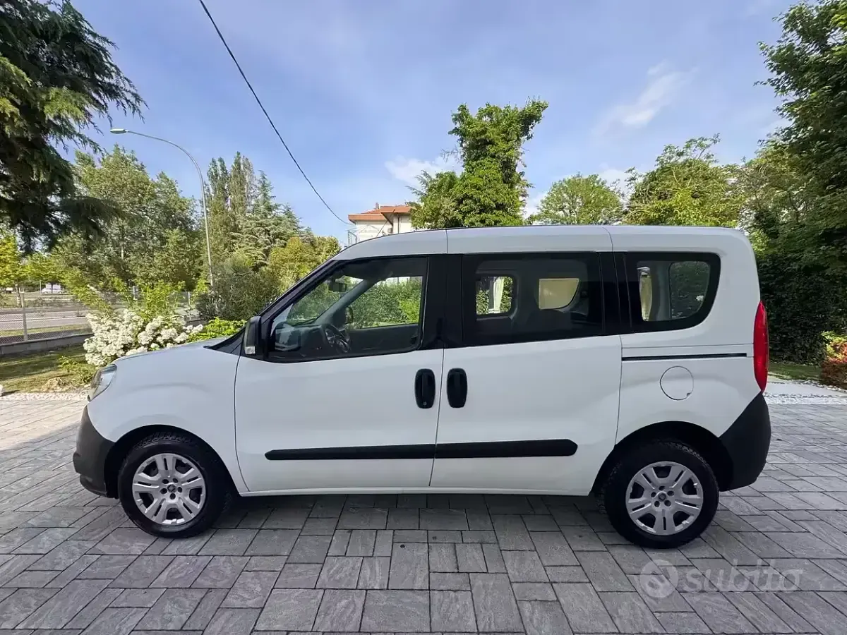 Usata Fiat Doblò 95 CV (69 kW) 2017 Bianco Monovolume