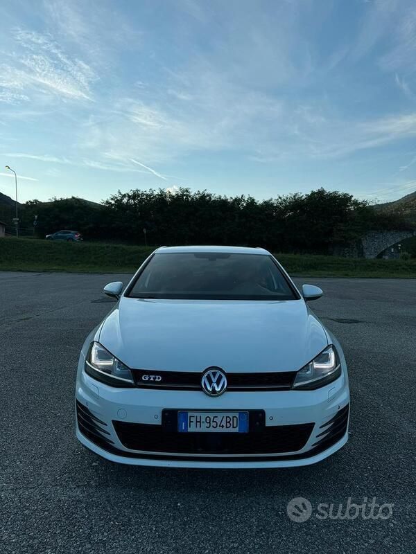 Bianco Usata 2017 VW Golf VII GTD Tre volumi | 15.500 € (Buon prezzo) - Immagine 1/4