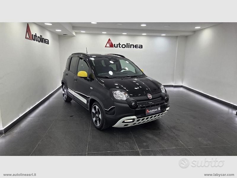 Usata Fiat Panda Cross Cross 70 CV (51 kW) 2025 Nero Utilitaria