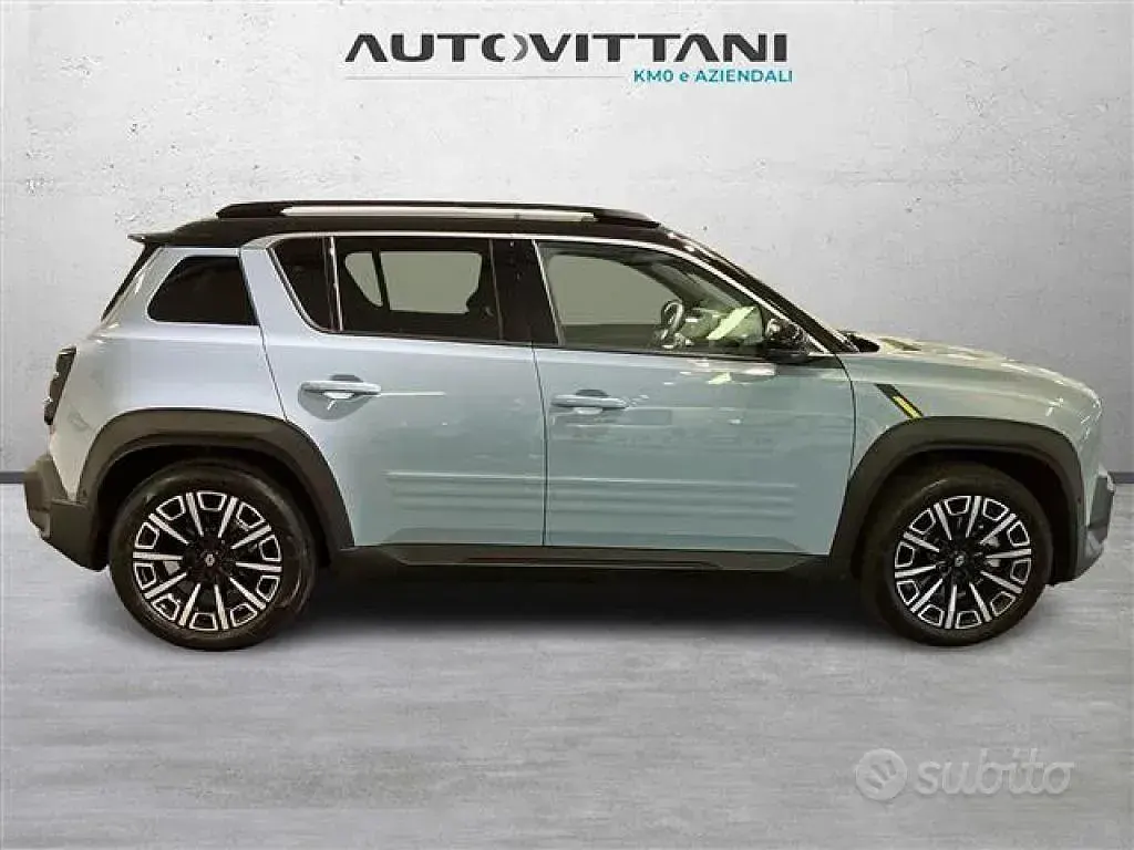 Usata Renault 4 E-Tech Iconic 77 kW (106 CV) 2025 Azzurro SUV
