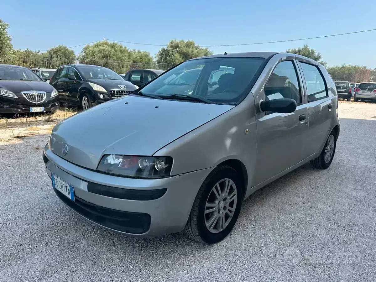 Usata Fiat Punto 60 CV (44 kW) 2003 Grigio Utilitaria