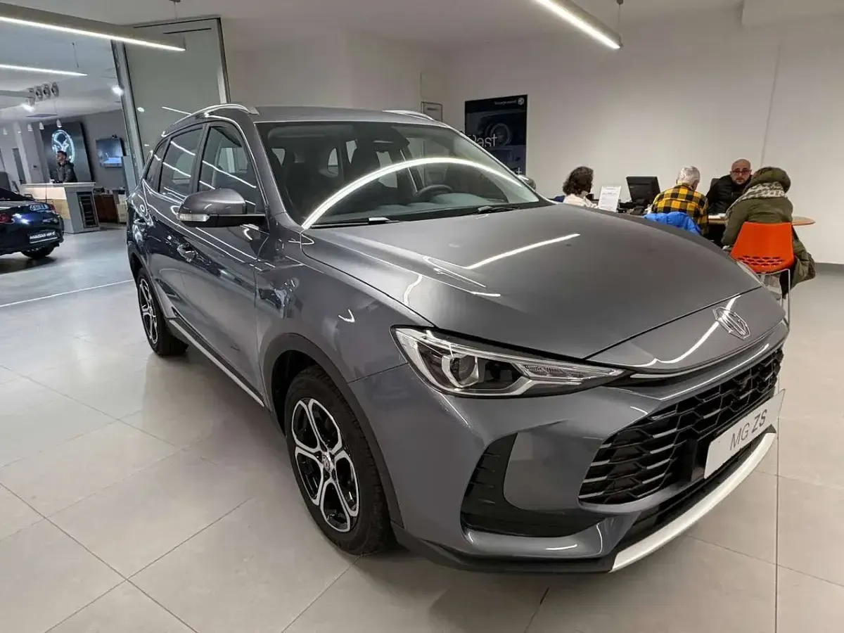 Nuova MG ZS Comfort 197 CV (144 kW) 2026 Gray SUV