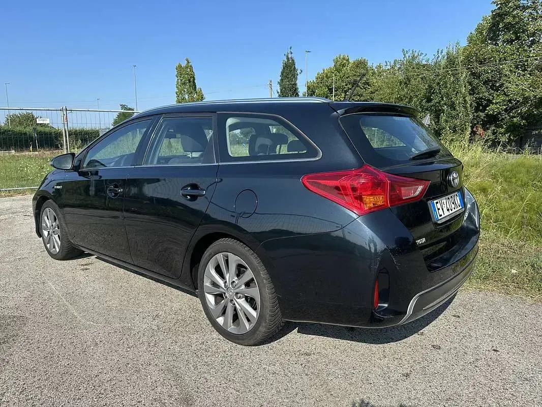 Usata Toyota Auris Hybrid Active 99 CV (72 kW) 2014 Station wagon