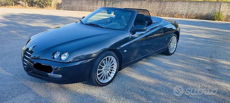 Blu Usata 2005 Alfa Romeo Spider Cabrio | 14.000 € (Buon prezzo) - Immagine 1/4