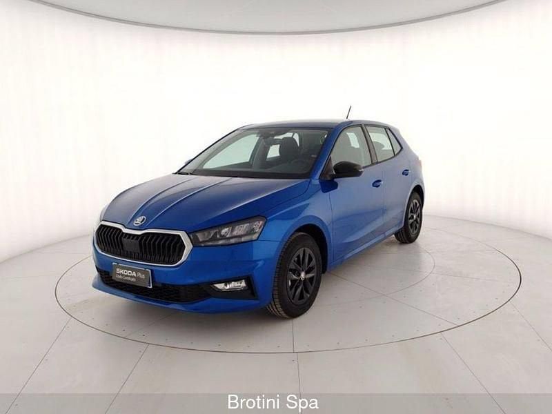 Usata Skoda Fabia 80 CV (58 kW) 2024 Blu metallizzato Utilitaria