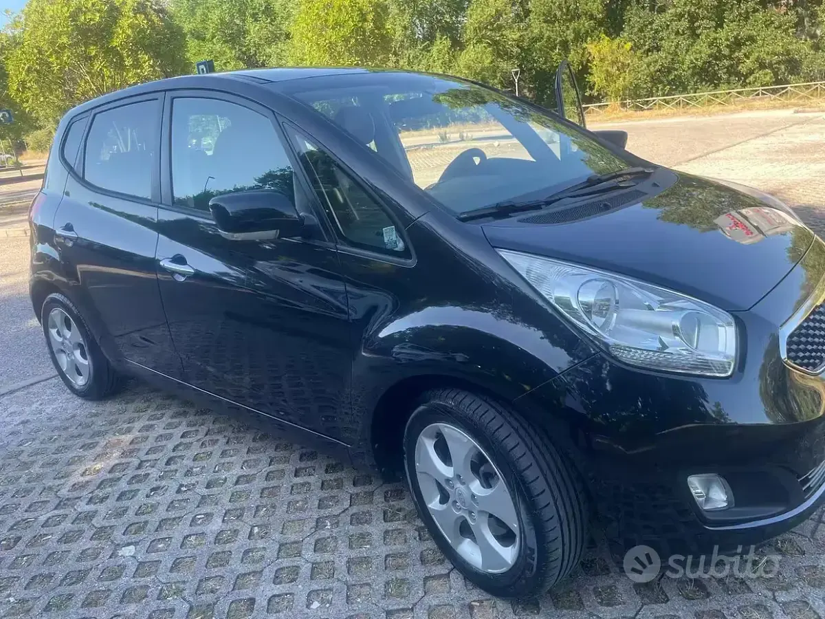 Usata Kia Venga 90 CV (66 kW) 2013 Bluazzurro Utilitaria