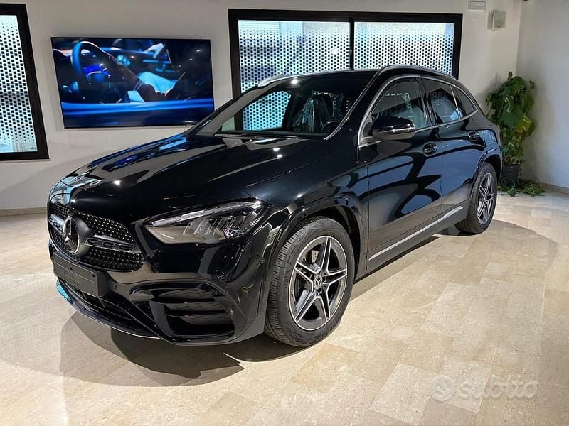 Nero Usata 2025 Mercedes GLA200 AMG Line Premium SUV | 45.500 € (Buon prezzo) - Immagine 1/4