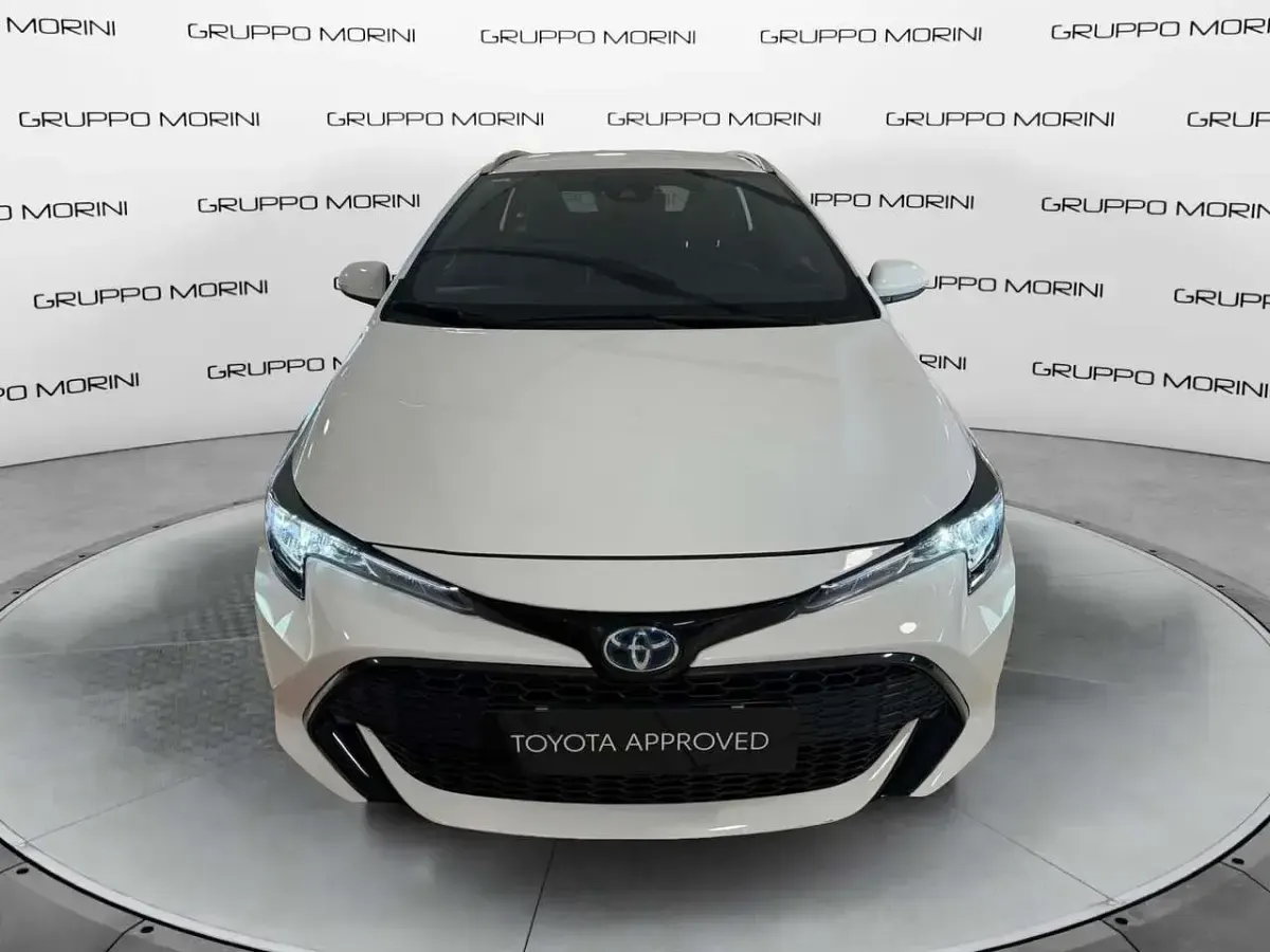 Usata Toyota Corolla Hybrid Active 122 CV (89 kW) 2020 Bianco Station wagon