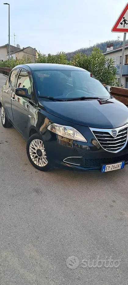 Usata Lancia Ypsilon 69 CV (50 kW) 2015 Utilitaria
