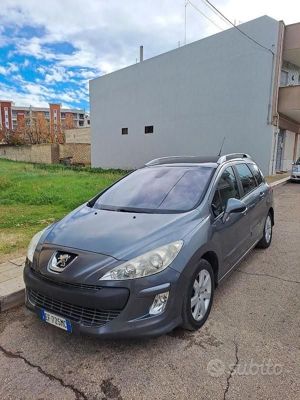 Grigio Usata 2009 Peugeot 308 Station wagon | 3350 € (Buon prezzo) - Immagine 1/4