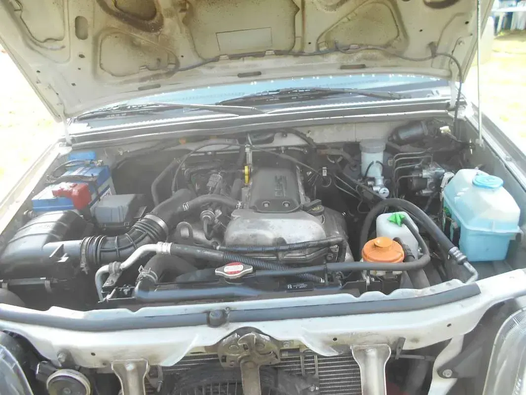 Second-hand Suzuki Jimny 86 CP (63 kW) 2008 Argintiu SUV