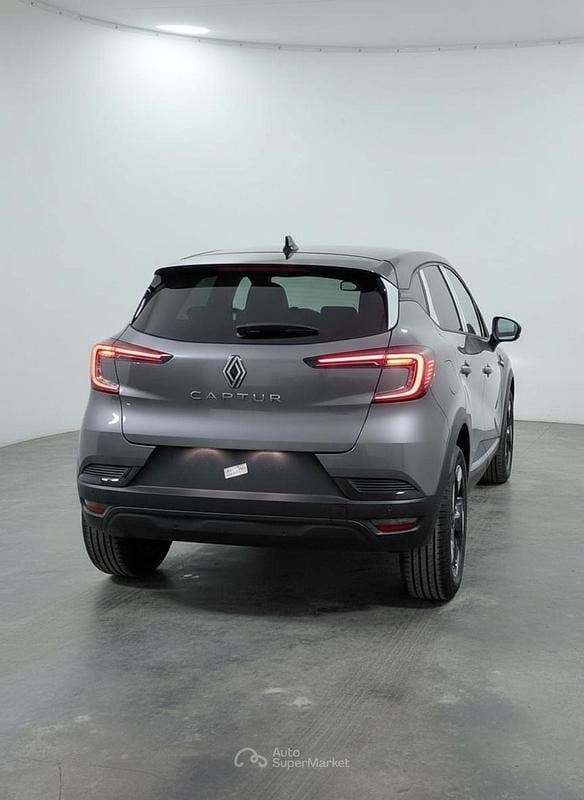 Nuova Renault Captur Techno 101 CV (74 kW) 2026 Gray SUV