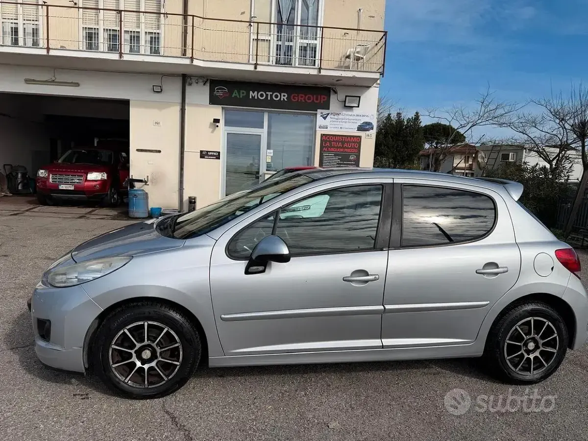 Usata Peugeot 207 73 CV (53 kW) 2010 Grigio Berlina
