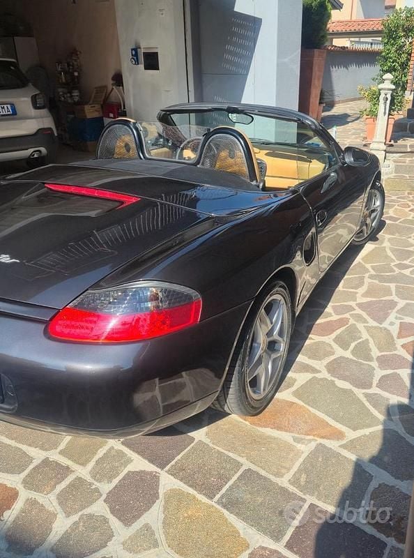 Usata Porsche 986 Boxster 204 CV (150 kW) 1997 Nero Cabrio