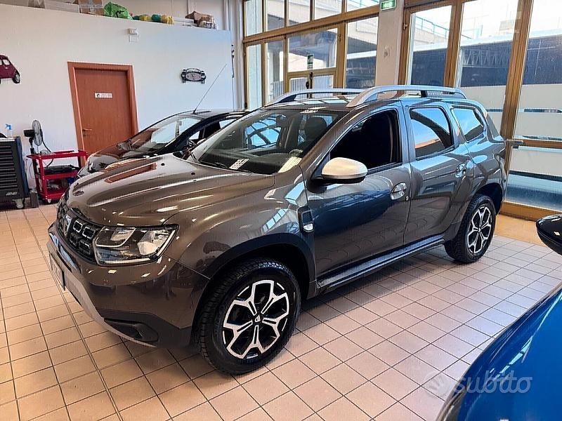 Usata Dacia Duster Prestige 116 CV (85 kW) 2019 Grigio SUV