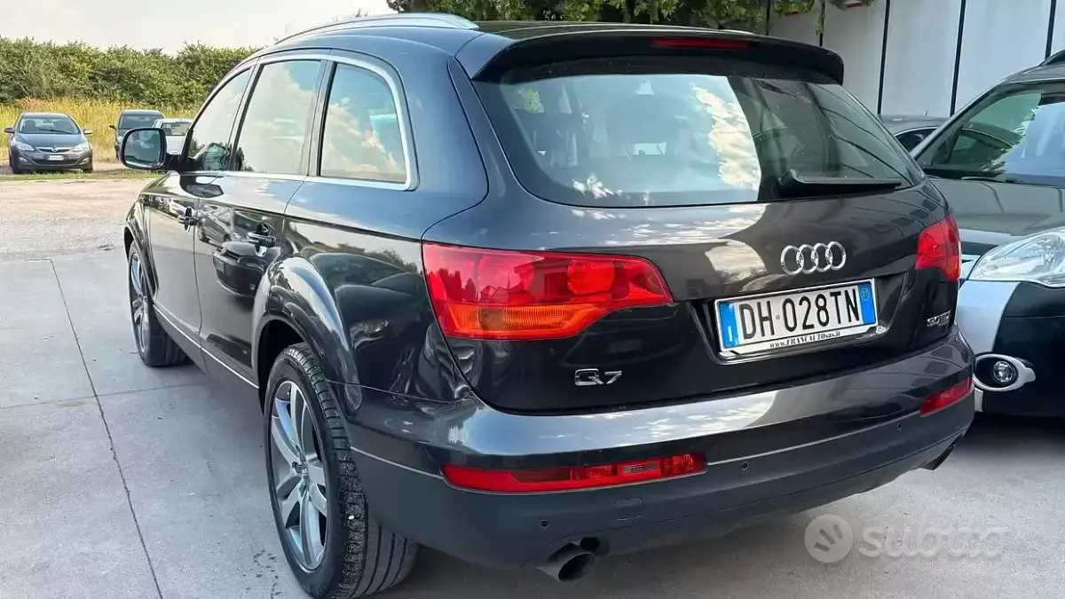 Usata Audi Q7 233 CV (171 kW) 2007 Grigio SUV