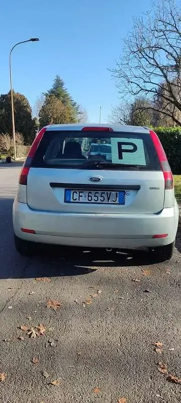 Usata Ford Fiesta Ghia 73 CV (53 kW) 2003 Utilitaria