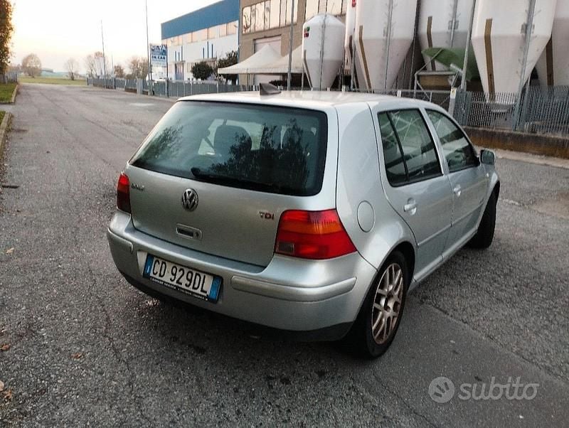 Usata VW Golf IV Highline 130 CV (95 kW) 2003 Grigio Berlina
