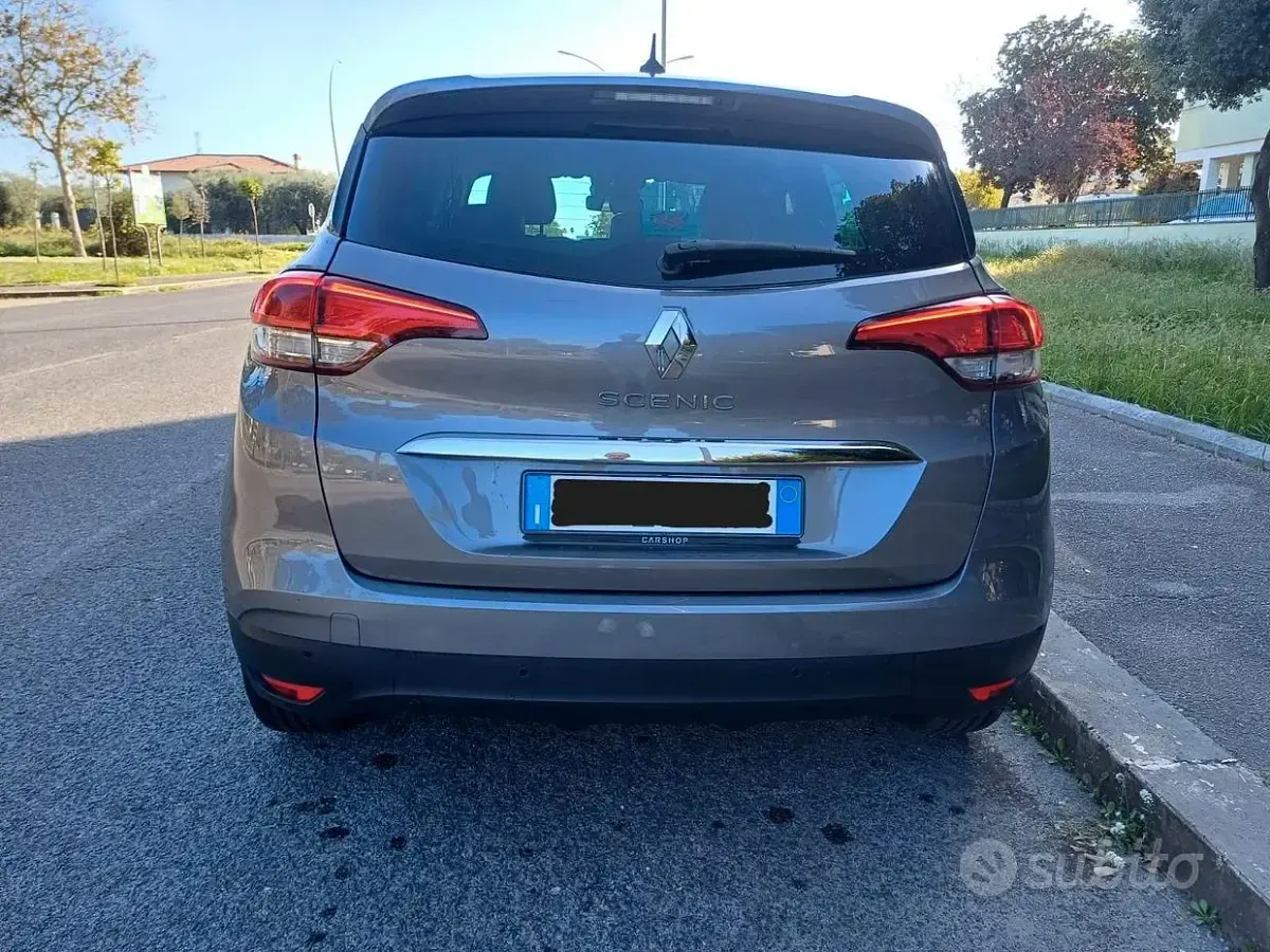 Usata Renault Scénic III Intens 110 CV (80 kW) 2017 Grigio Monovolume