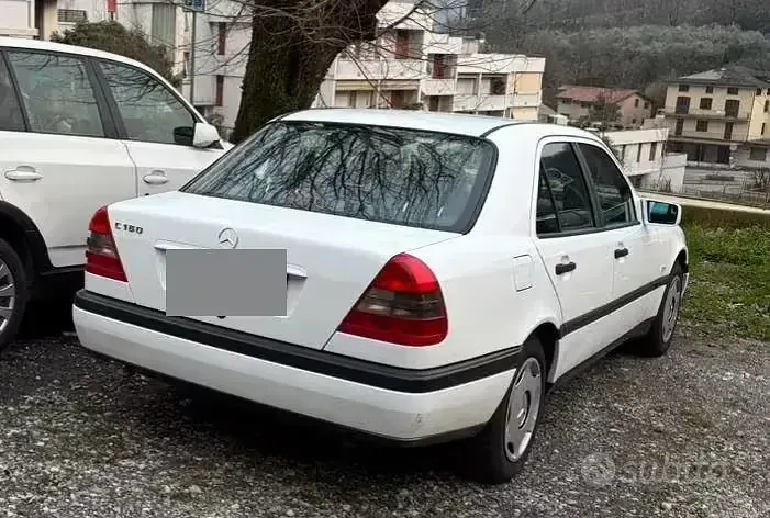 Usata Mercedes C180 122 CV (89 kW) 1997 Berlina