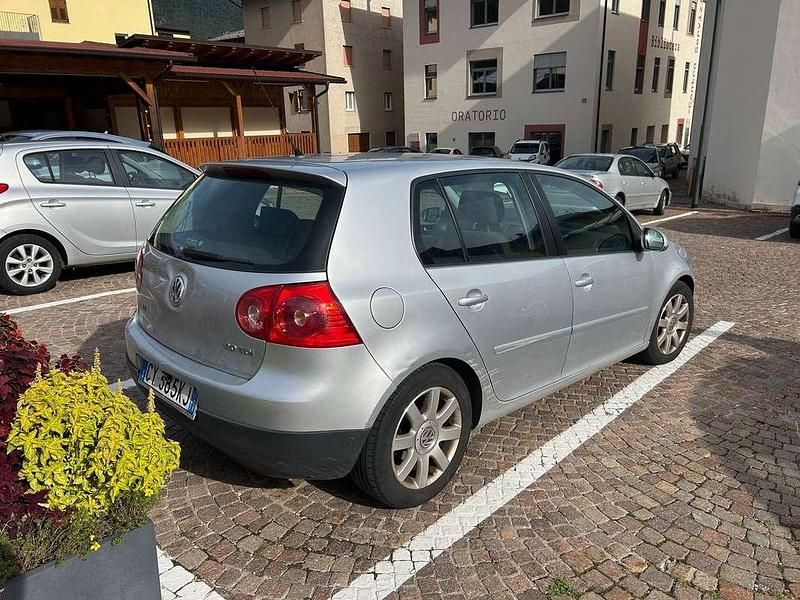 Usata VW Golf IV Sportline 140 CV (102 kW) 2005 Grigio Berlina
